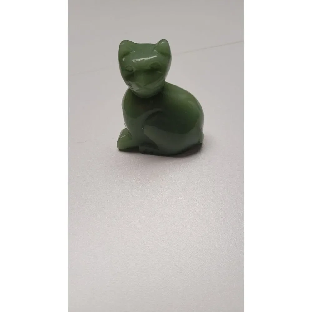 Jade quartz hand carved cat figurine healing *rare